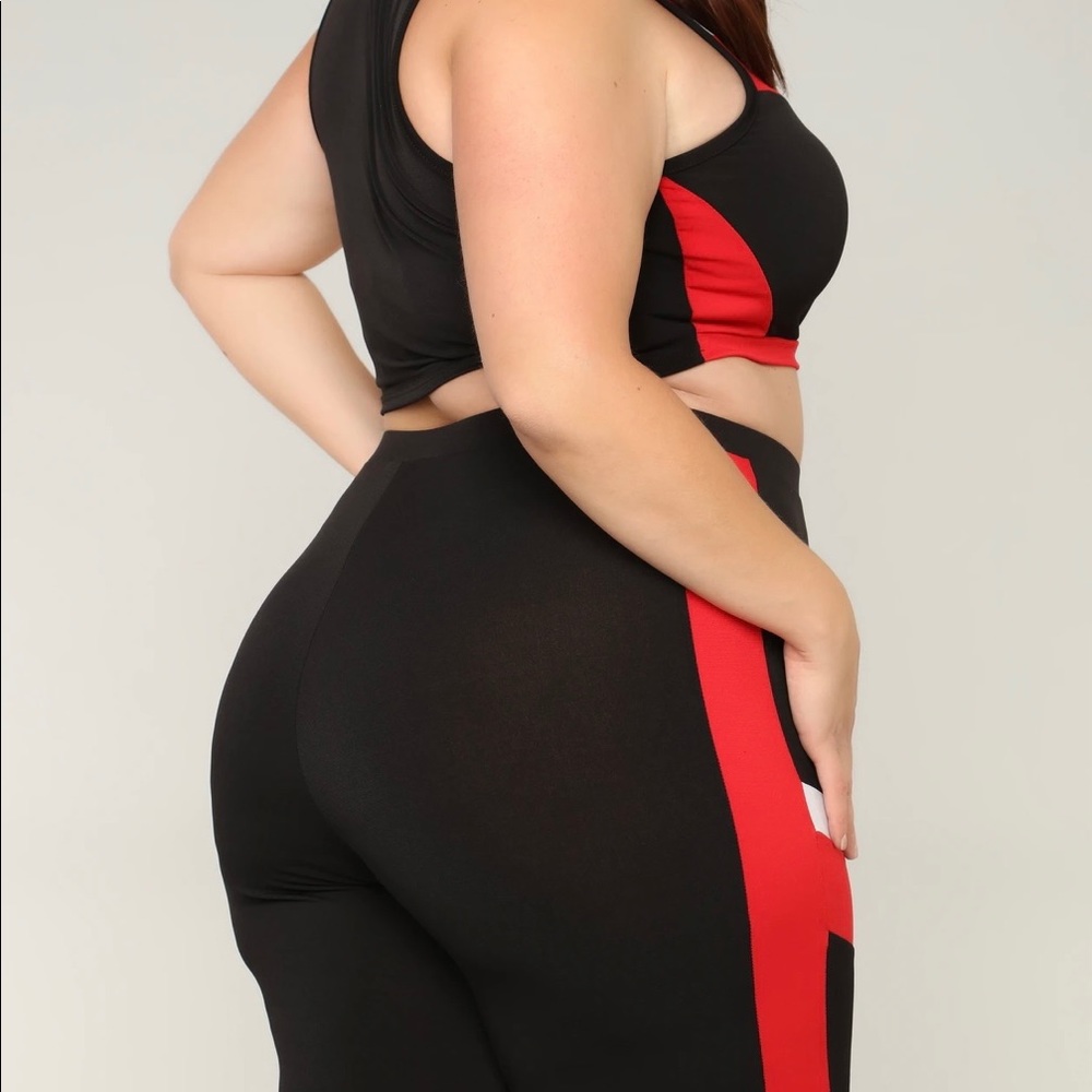 Colorblock Short Set - Picture 2 of 9